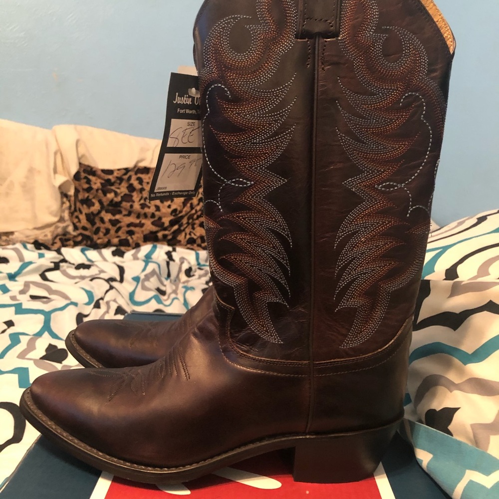 Brand new Justin Cowboy boots